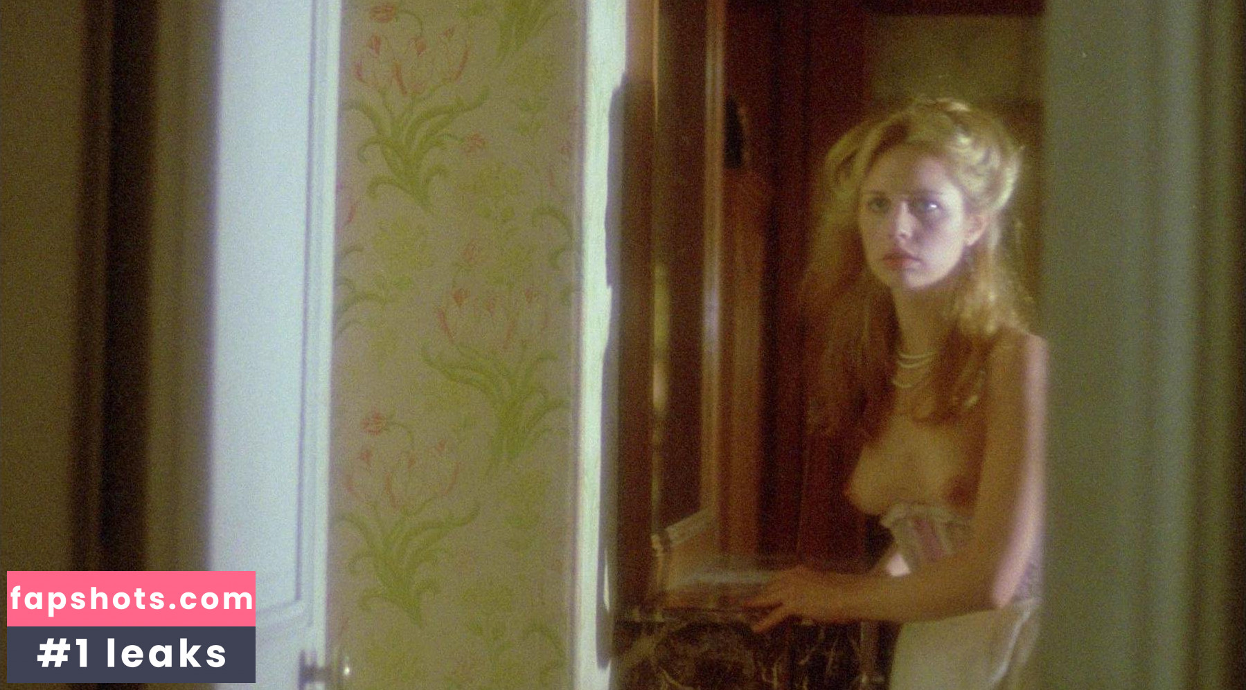 Magali Noaro gallery photo #2