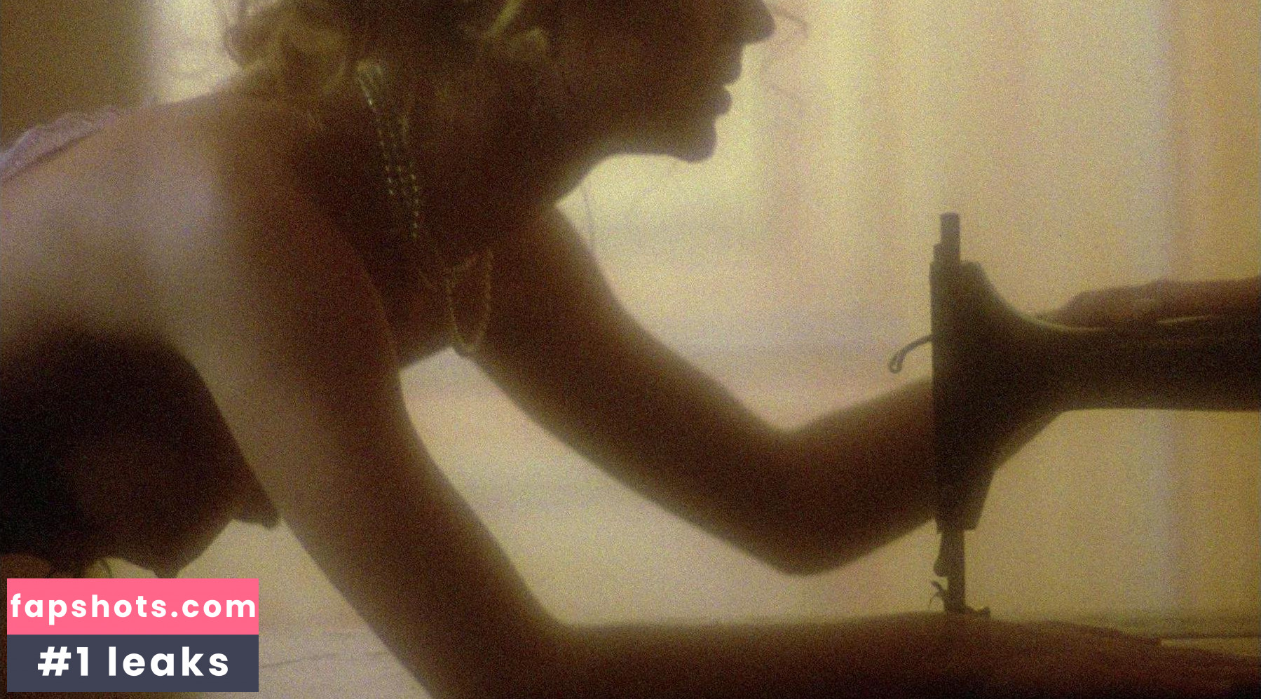 Magali Noaro gallery photo #4