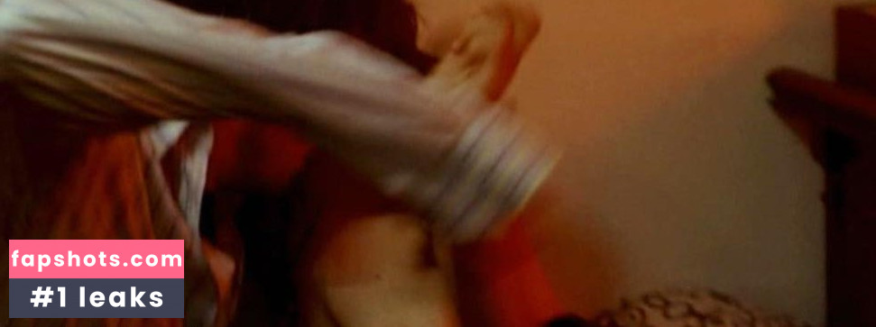 Magali Woch gallery photo #7