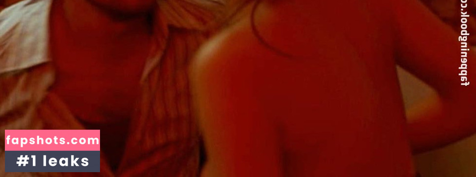 Magali Woch gallery photo #9