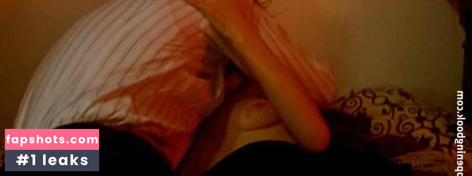 Magali Woch gallery photo #10