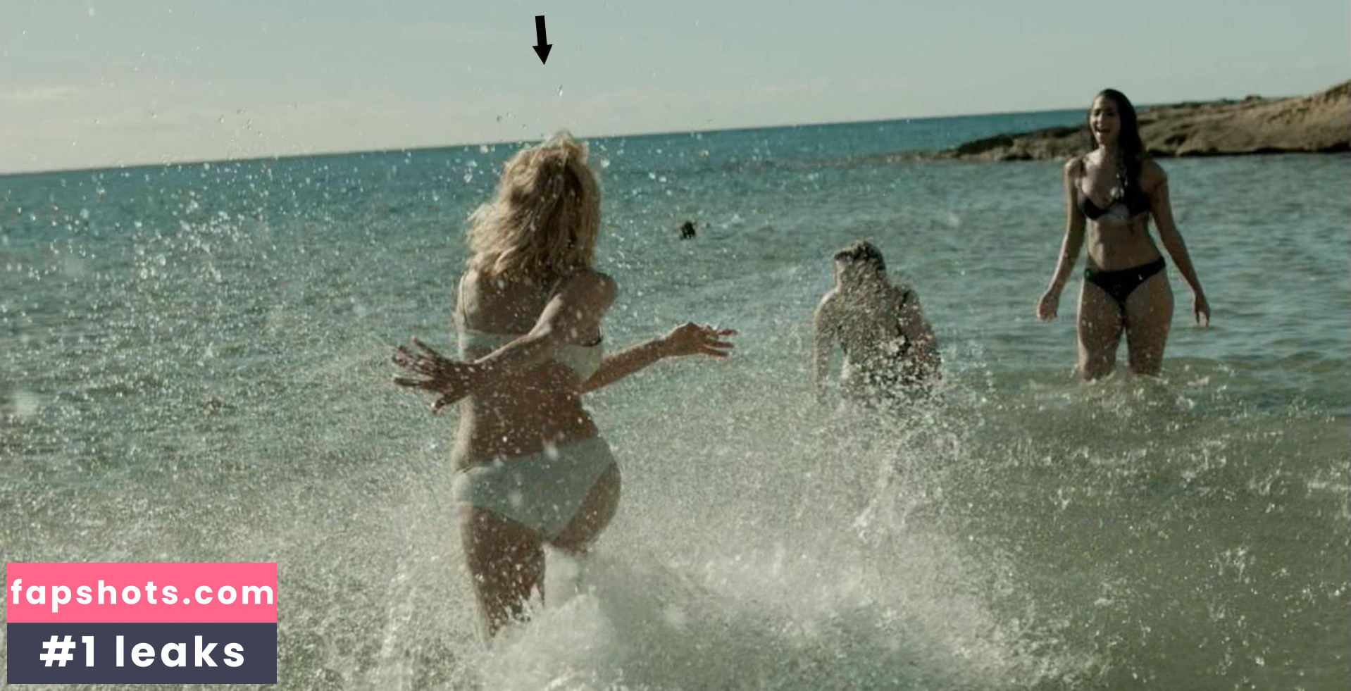 Maggie Civantos gallery photo #35