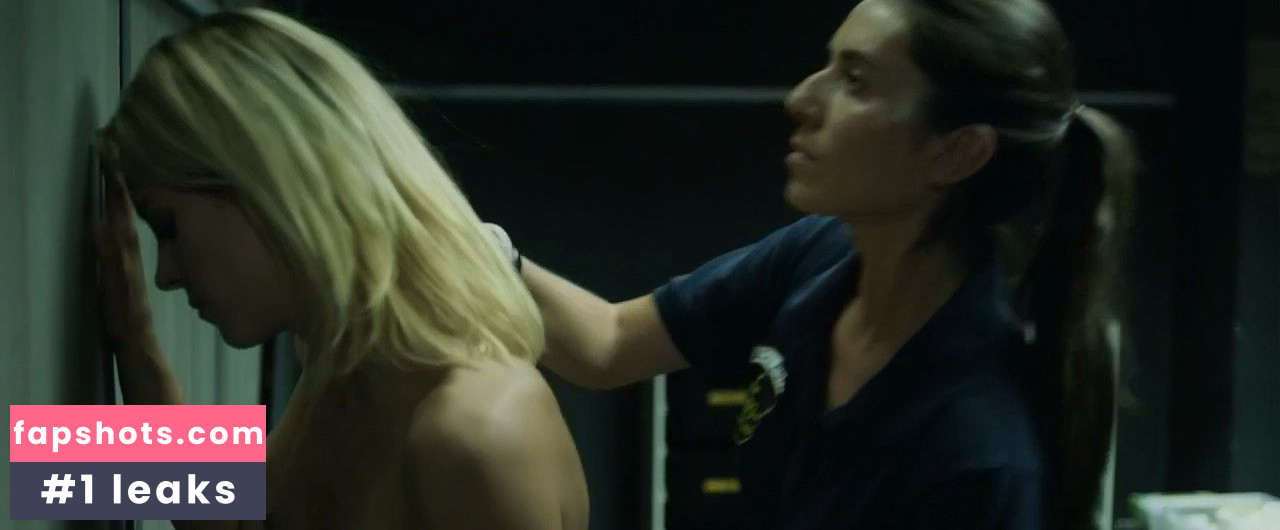 Maggie Civantos gallery photo #5