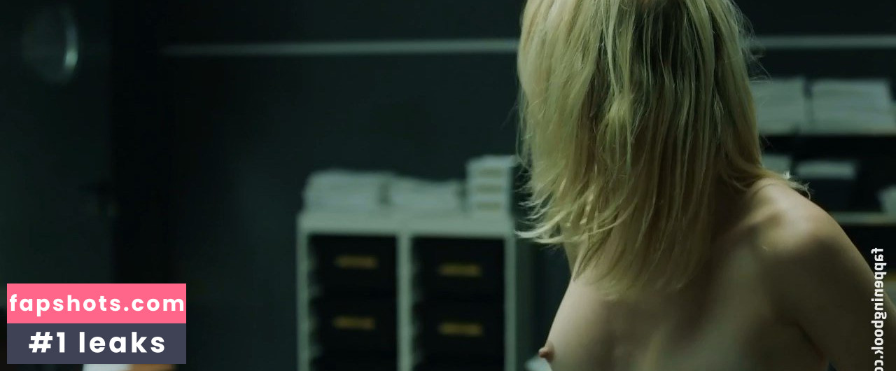 Maggie Civantos gallery photo #6