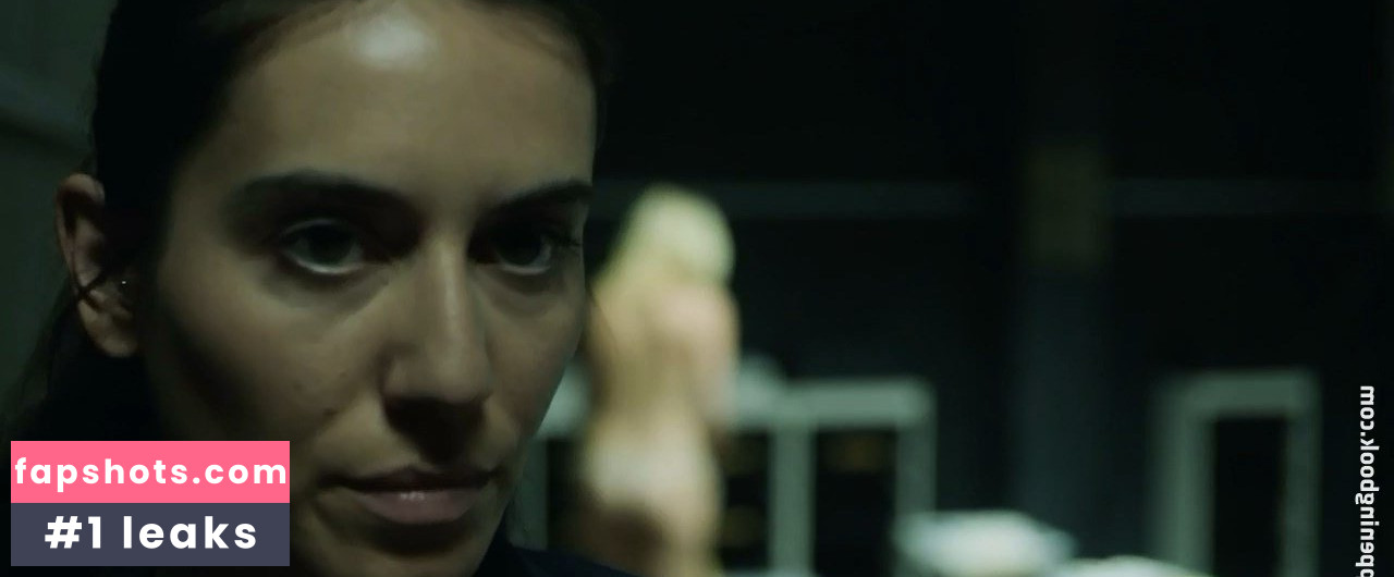 Maggie Civantos gallery photo #10