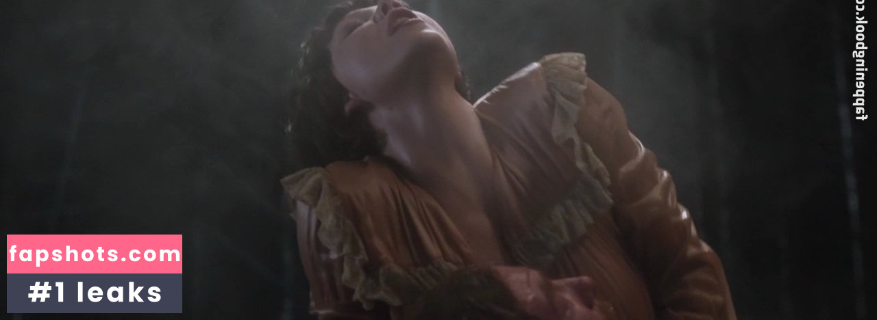 Maggie Gyllenhaal gallery photo #109