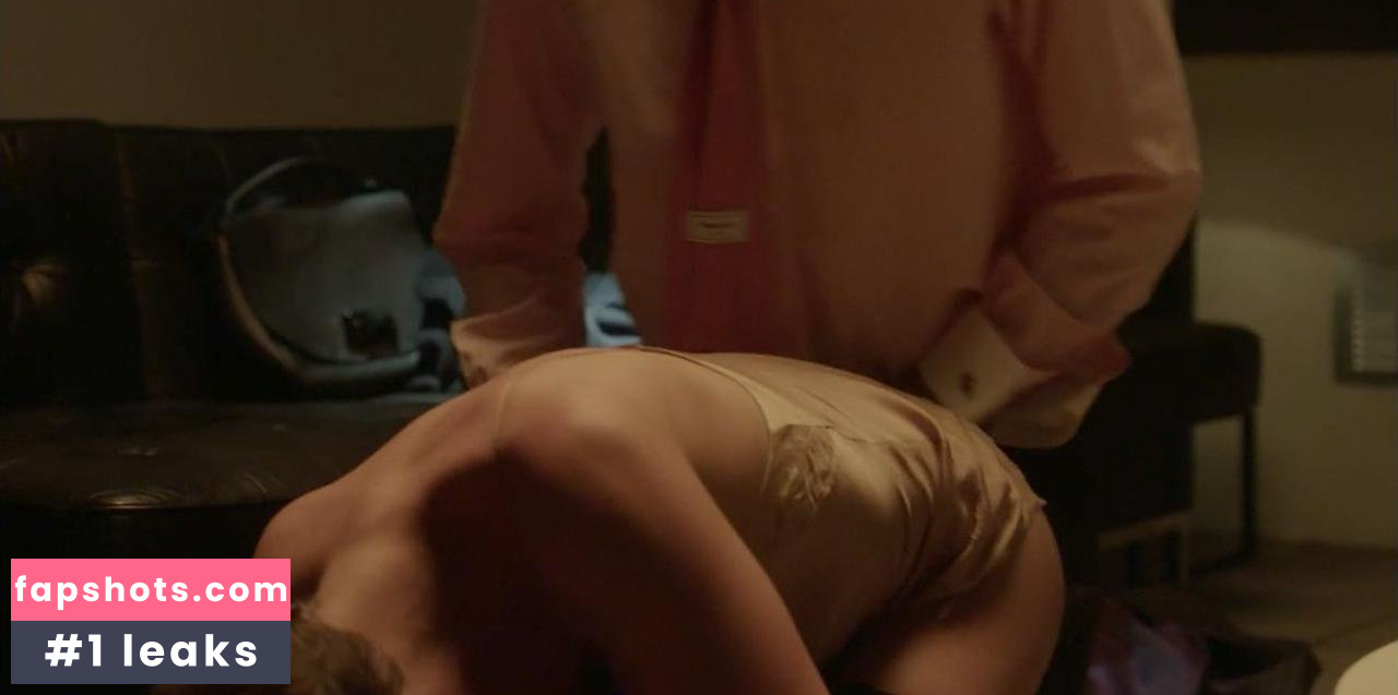 Maggie Gyllenhaal gallery photo #116