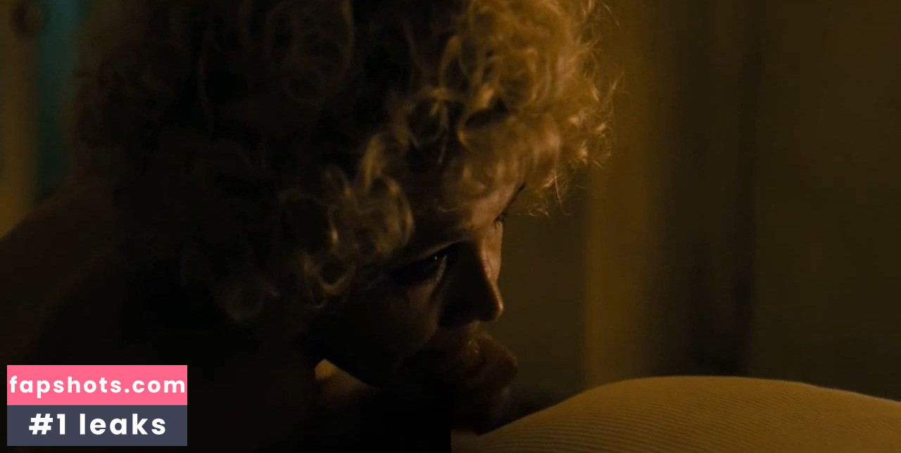 Maggie Gyllenhaal gallery photo #148