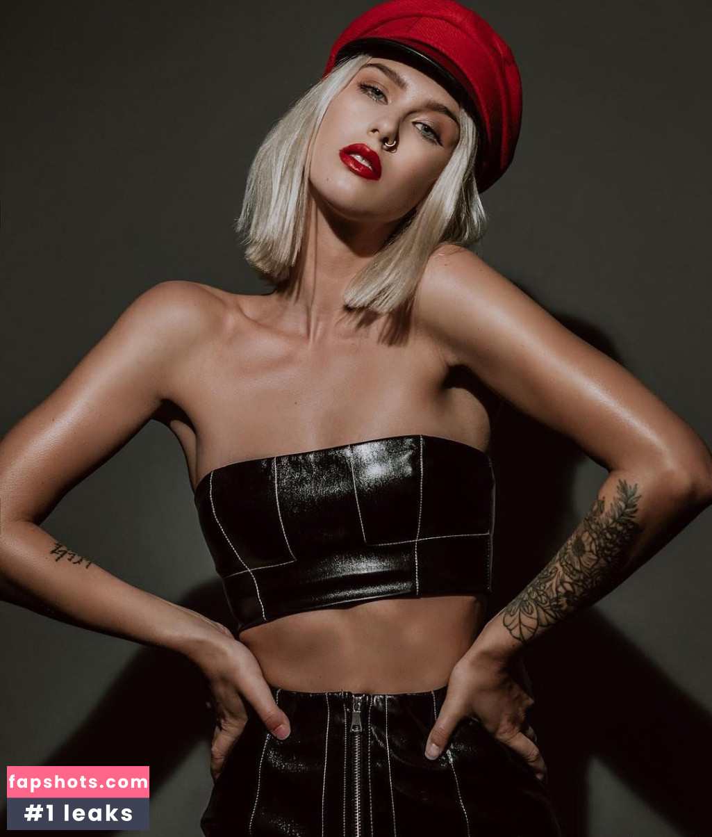 Maggie Keating gallery photo #15