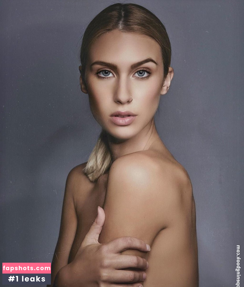 Maggie Keating gallery photo #16