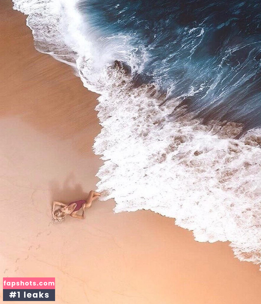 Maggie Keating gallery photo #32