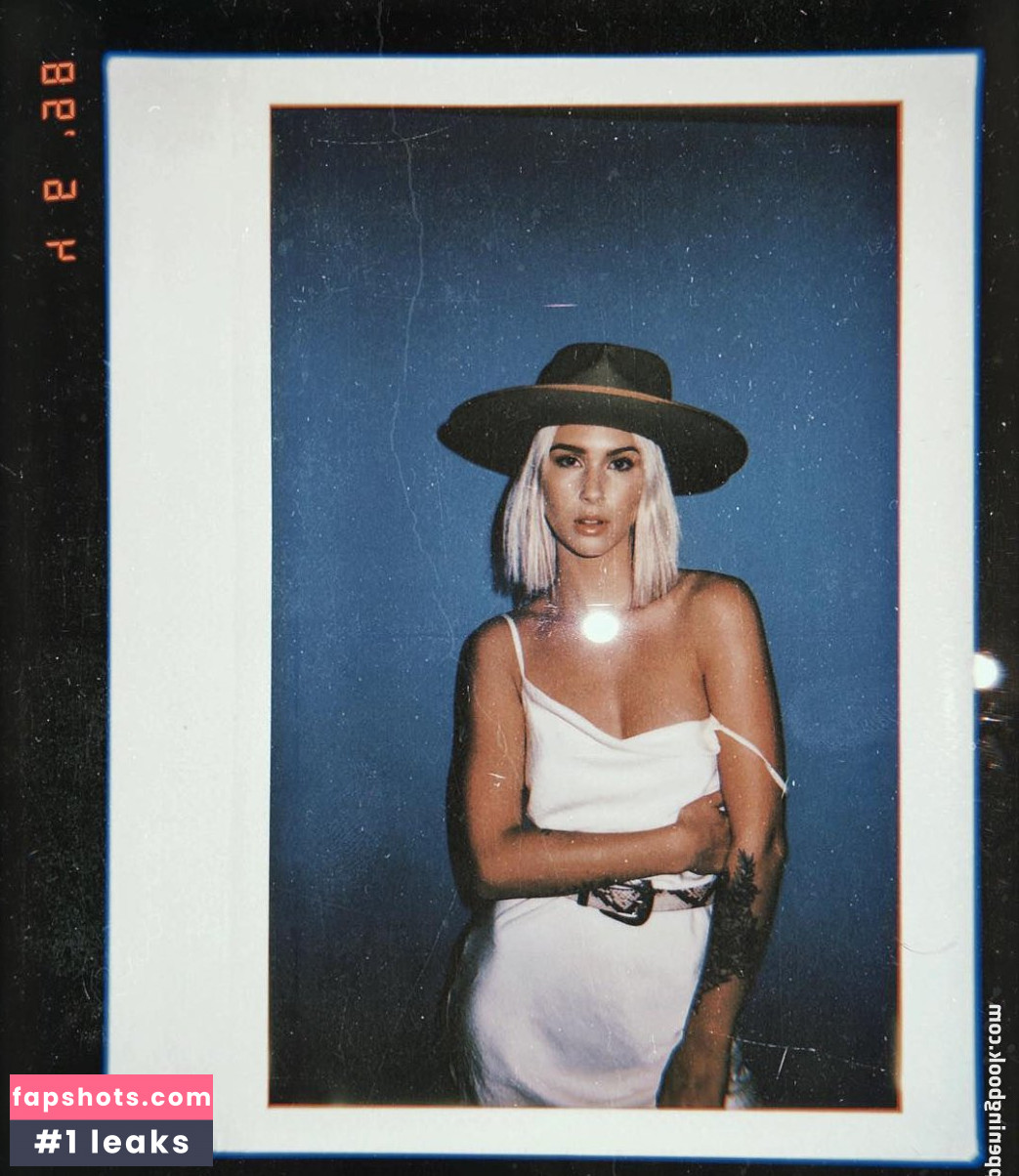 Maggie Keating gallery photo #36