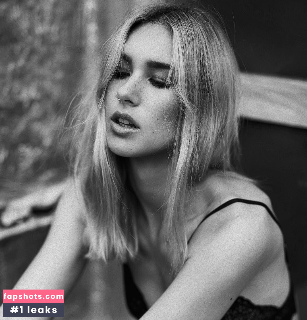 Maggie Keating gallery photo #42