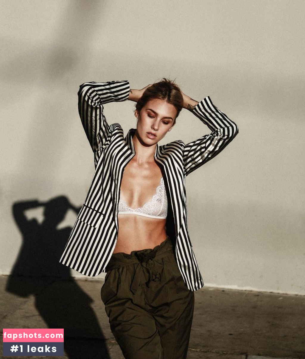 Maggie Keating gallery photo #53