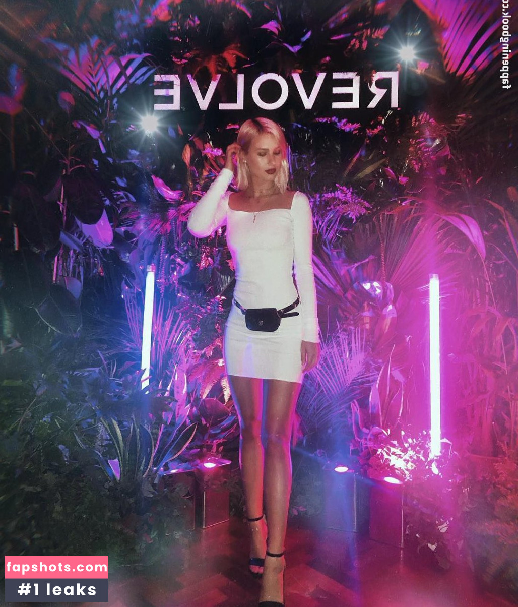 Maggie Keating nude babe gallery