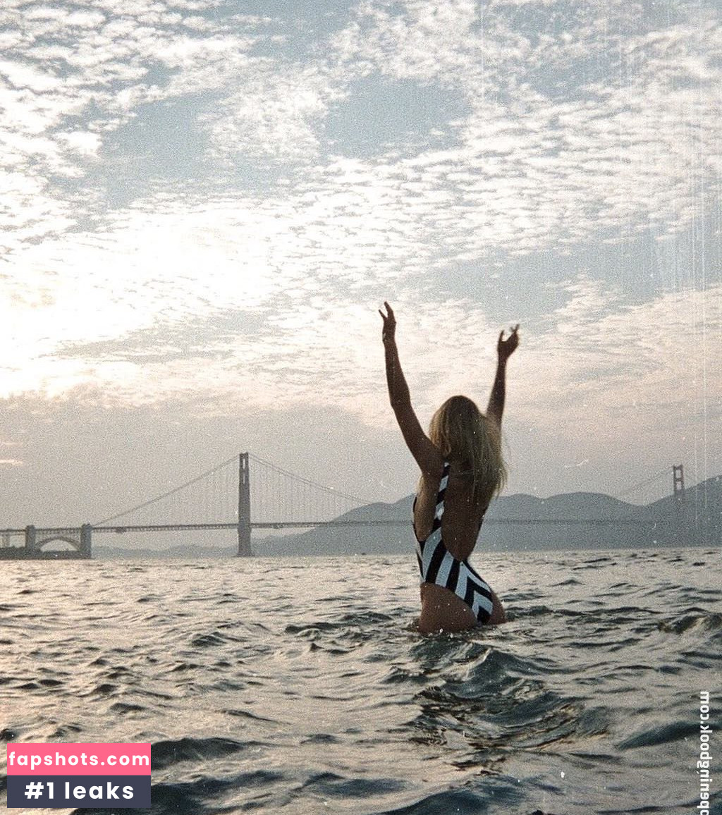 Maggie Keating gallery photo #79