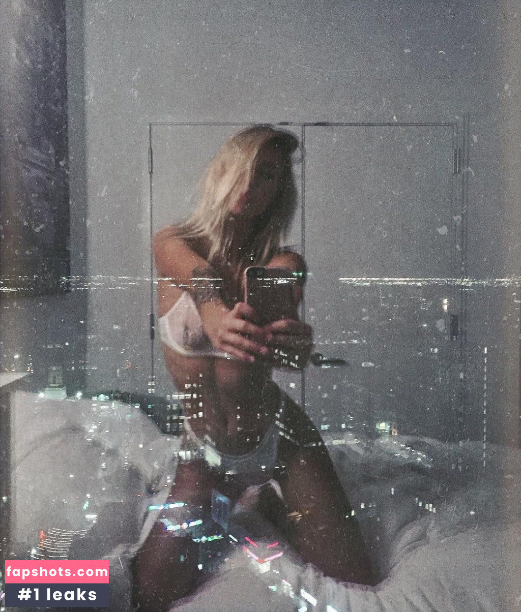 Maggie Keating gallery photo #81