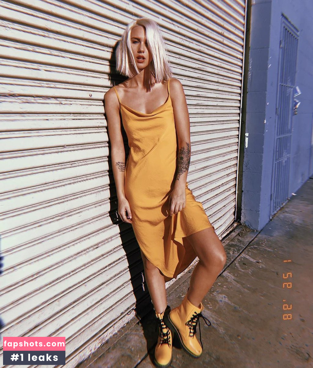 Maggie Keating gallery photo #88