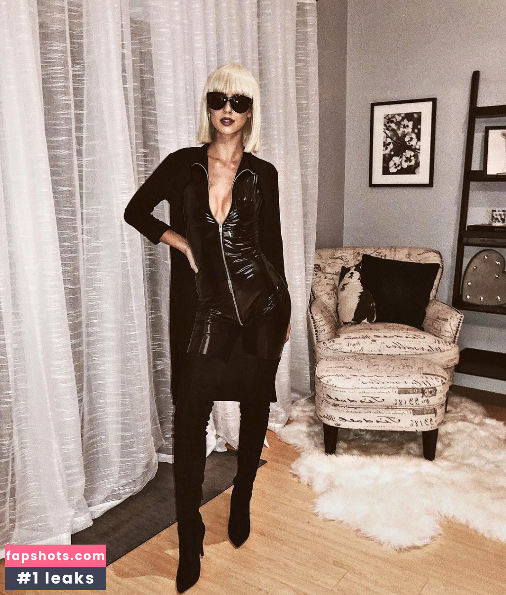 Maggie Keating gallery photo #95