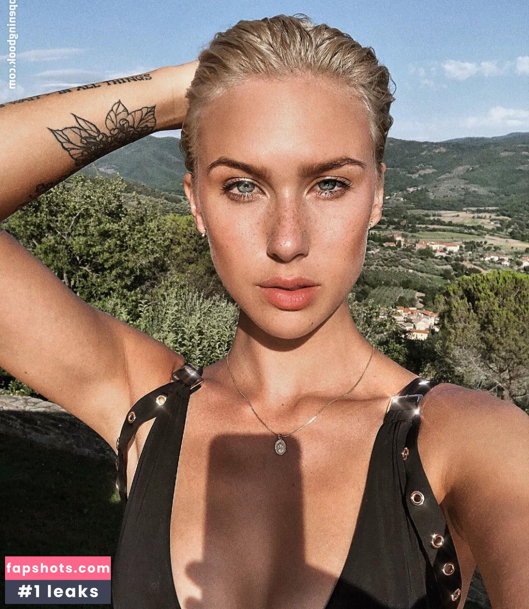 Maggie Keating gallery photo #96