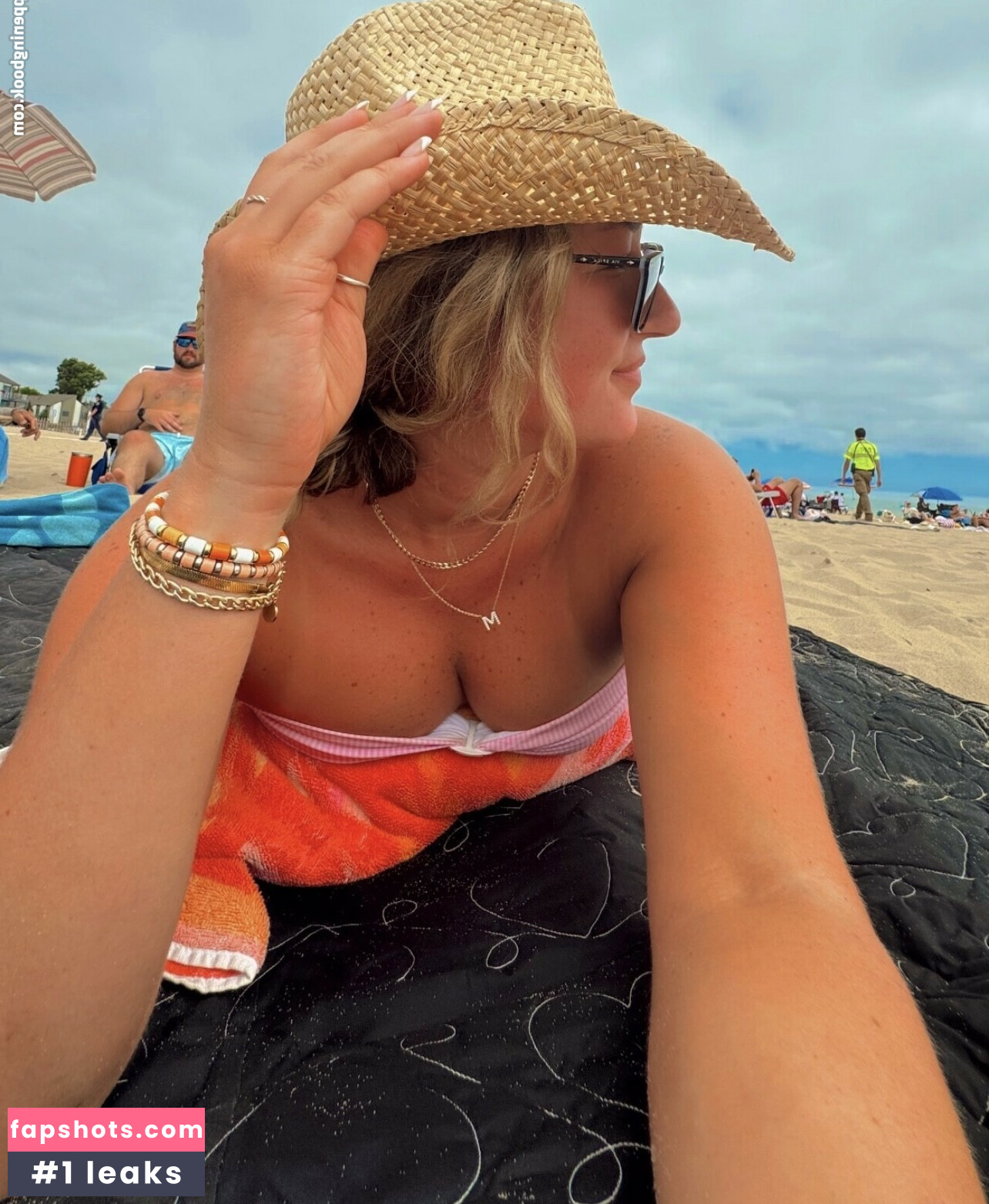 Maggie Kimberlin gallery photo #7