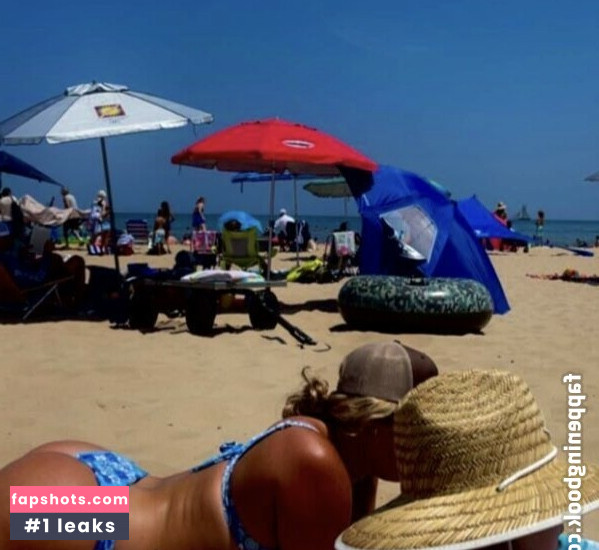 Maggie Kimberlin gallery photo #10