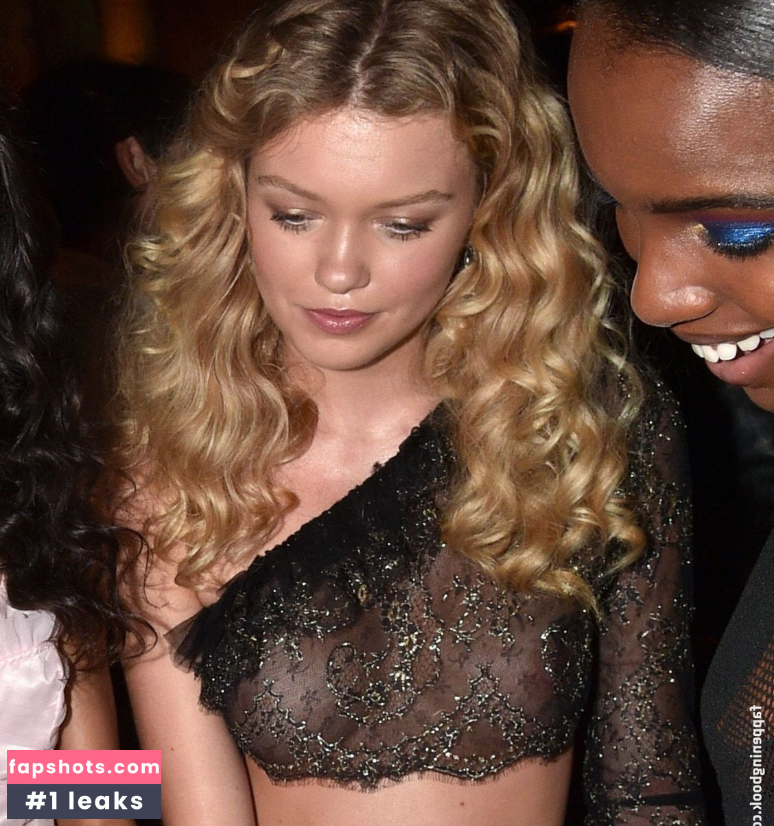 Maggie Laine gallery photo #6