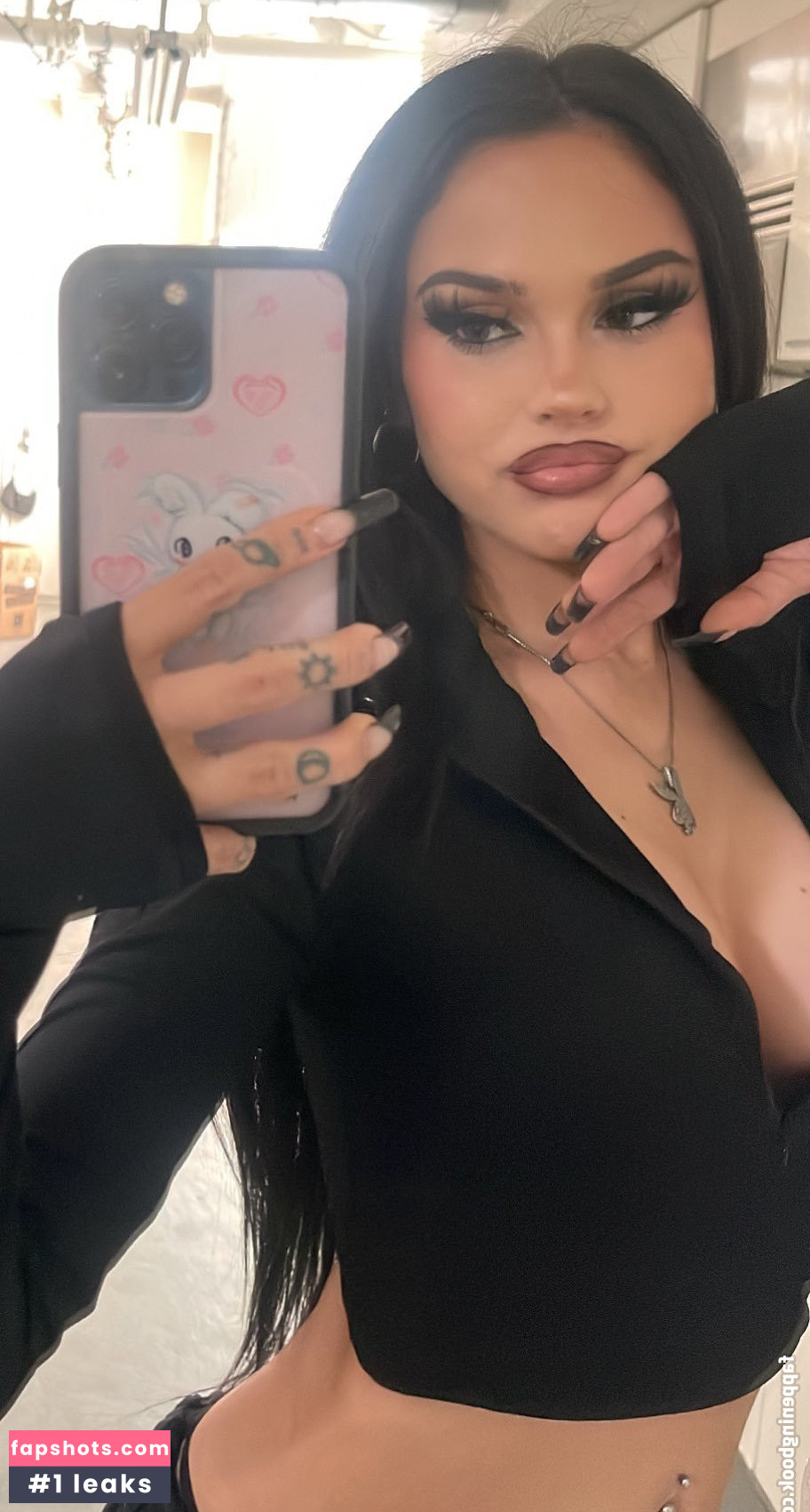 Maggie Lindemann gallery photo #125