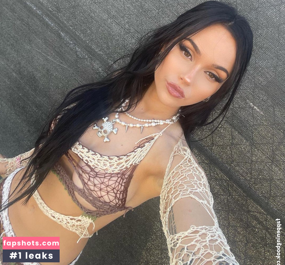 Maggie Lindemann gallery photo #130