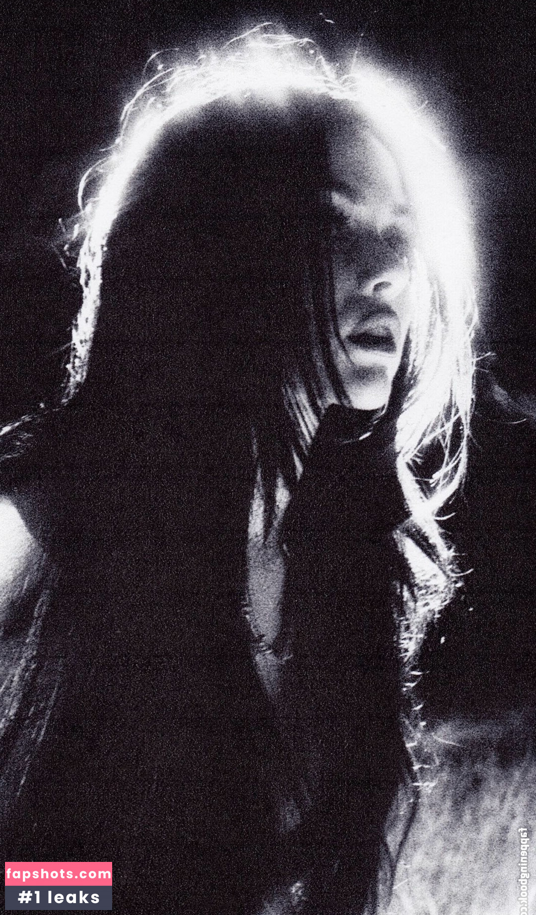 Maggie Lindemann gallery photo #36