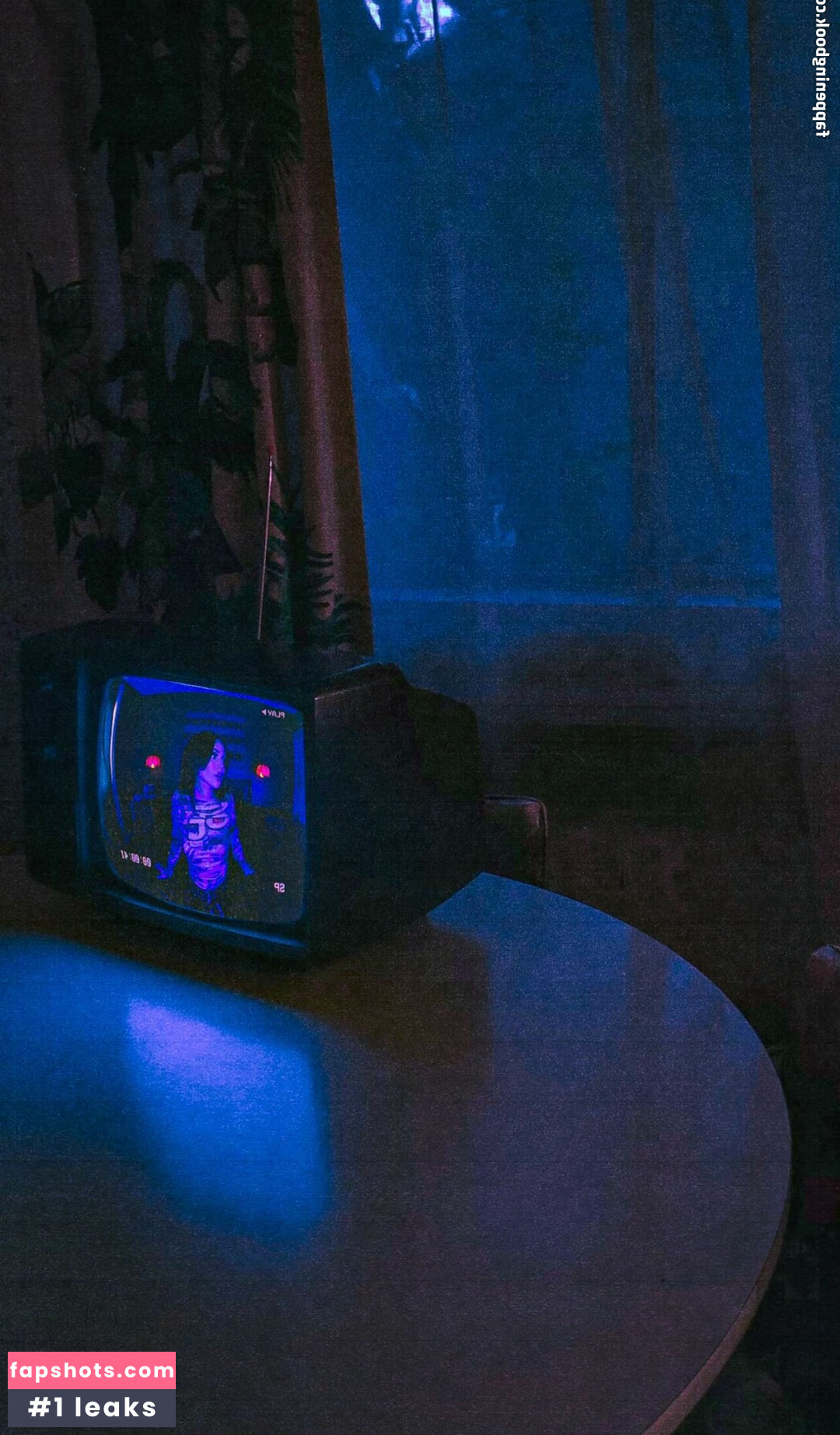 Maggie Lindemann gallery photo #40