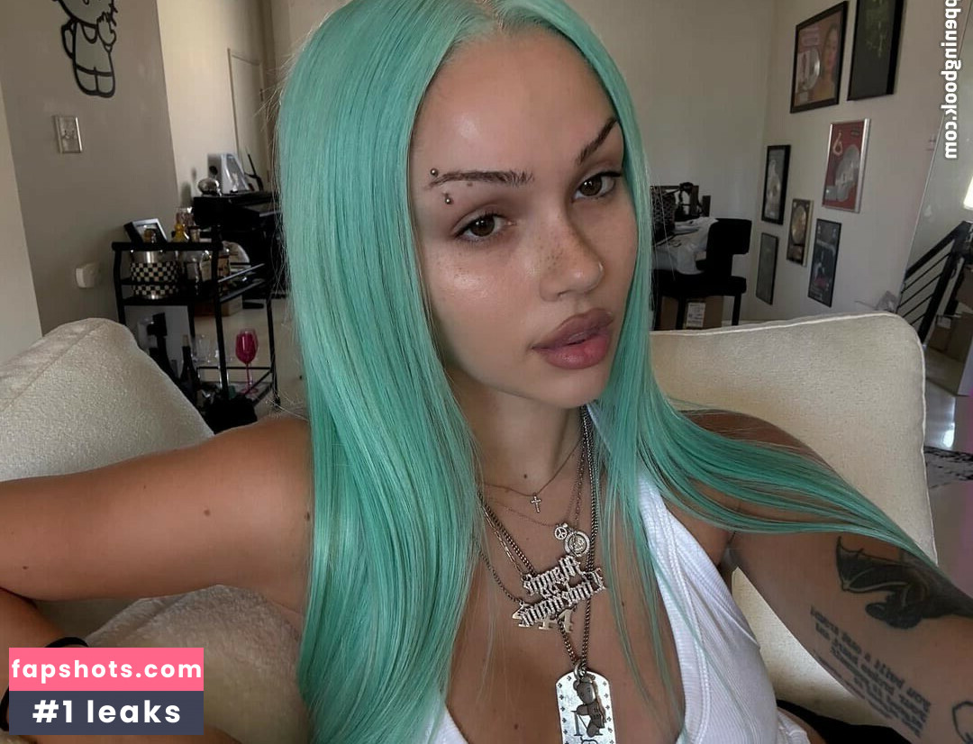 Maggie Lindemann gallery photo #9