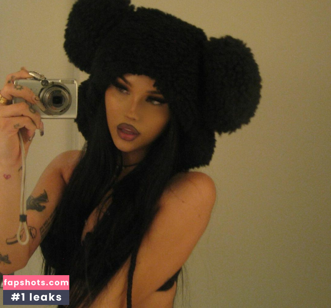 Maggie Lindemann gallery photo #92