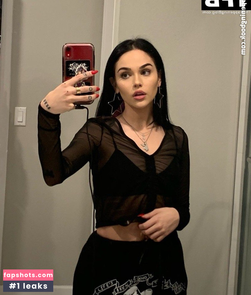 Maggie Lindemann gallery photo #94