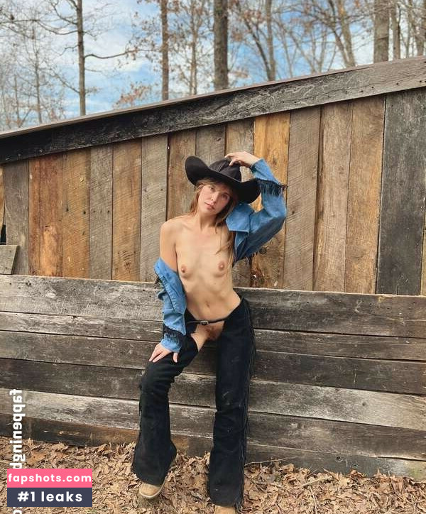 Maggie May gallery photo #23