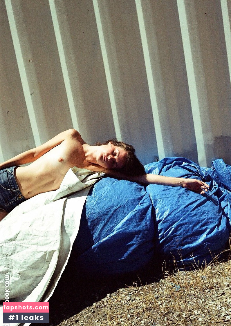 Maggie White gallery photo #21