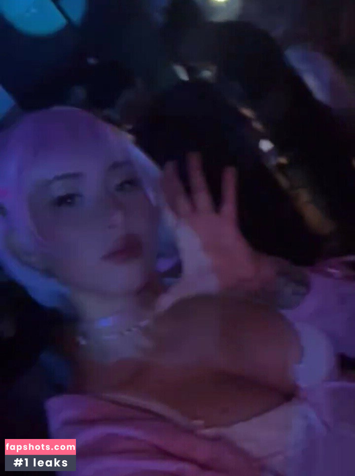 Magic Phyra gallery photo #35