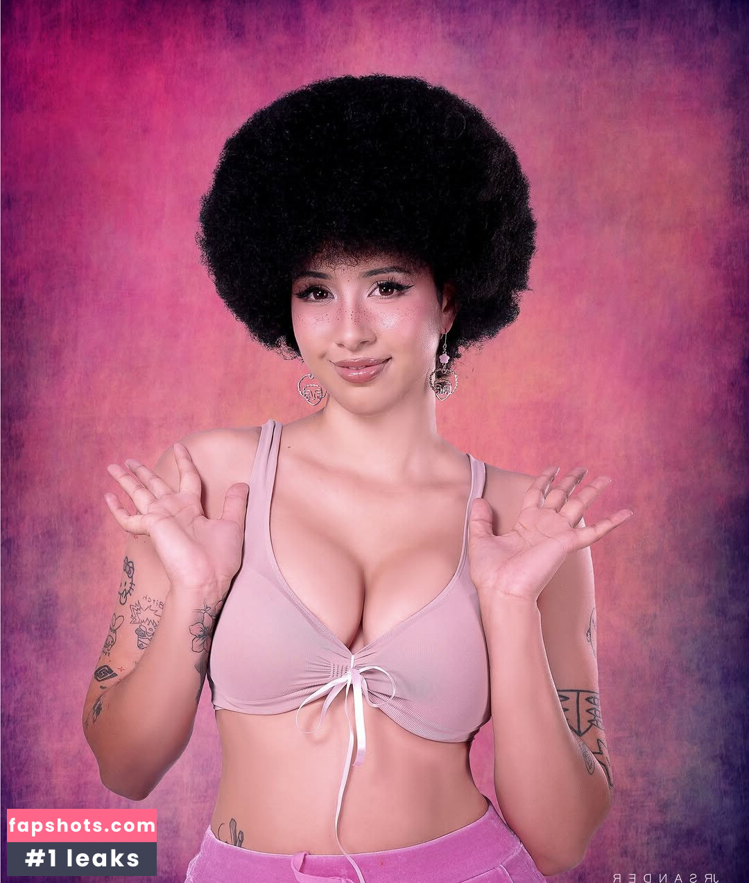 Magic Phyra gallery photo #42