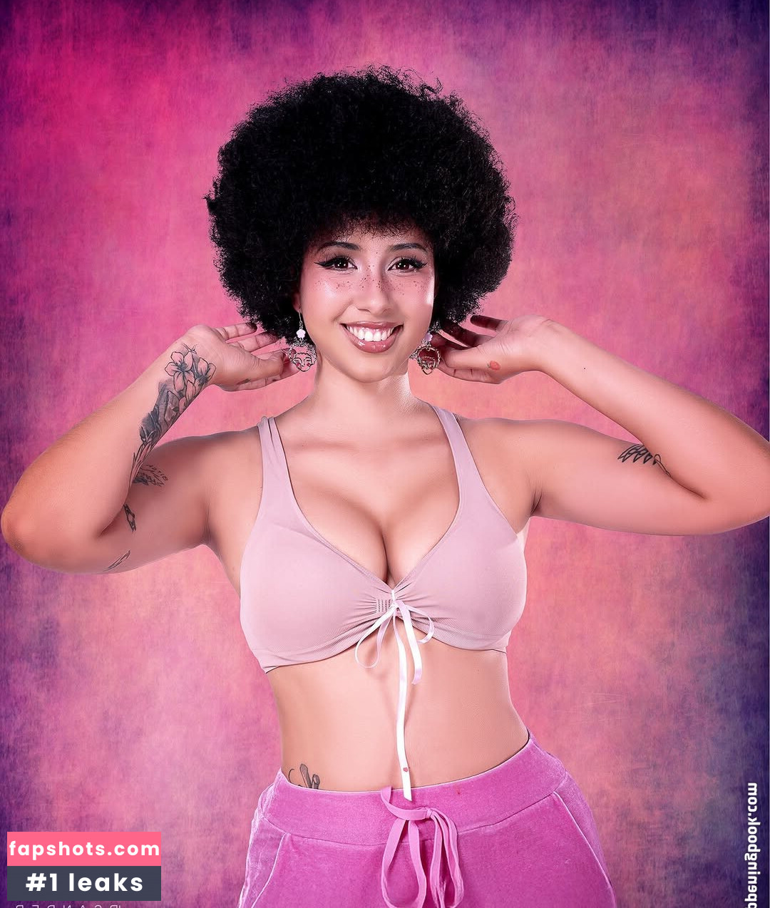 Magic Phyra gallery photo #45