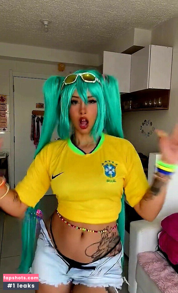 Magic Phyra gallery photo #66