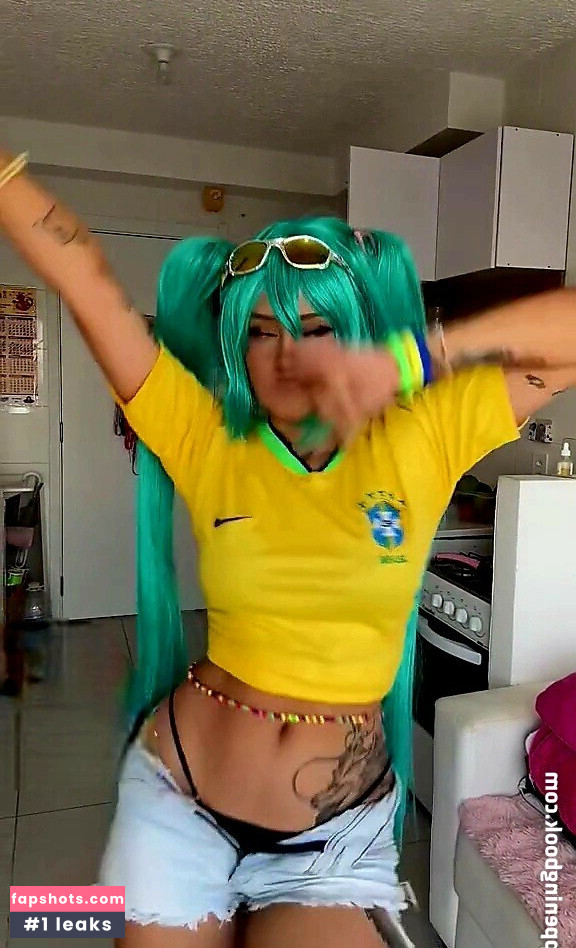 Magic Phyra gallery photo #71