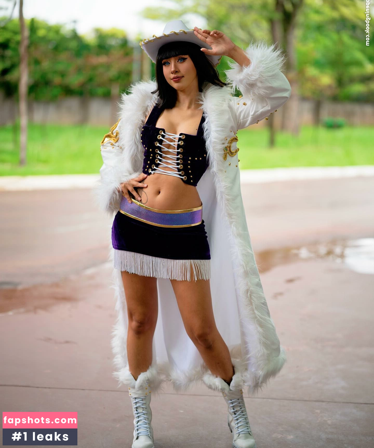 Magic Phyra gallery photo #90