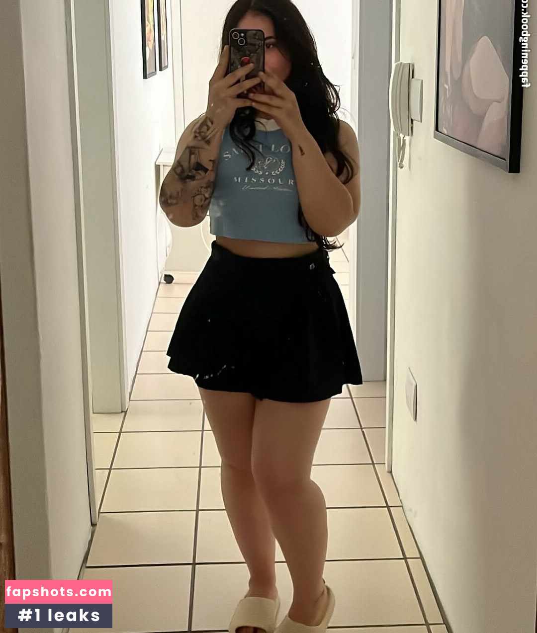 Mahmoojen nude babe gallery