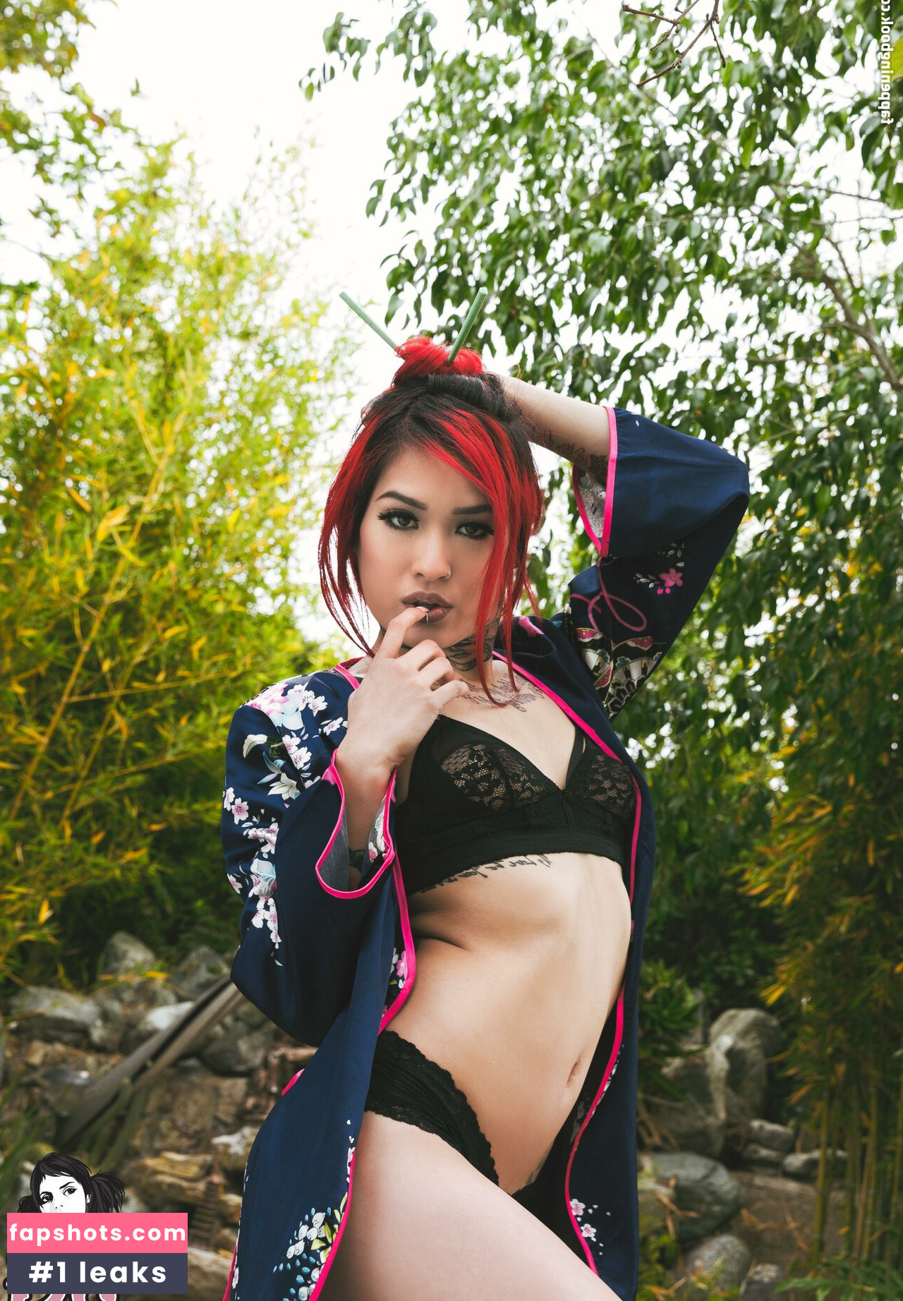 mahnee gallery photo #4