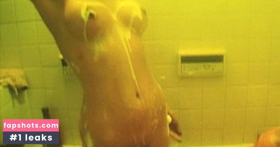 Mai Hoshino gallery photo #2