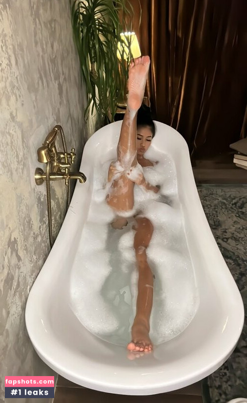 Mai Netnapar gallery photo #5