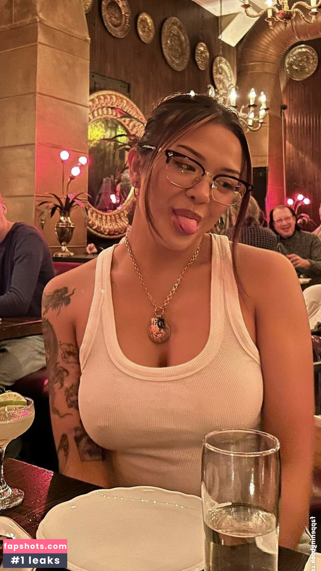 Mai Pham gallery photo #2