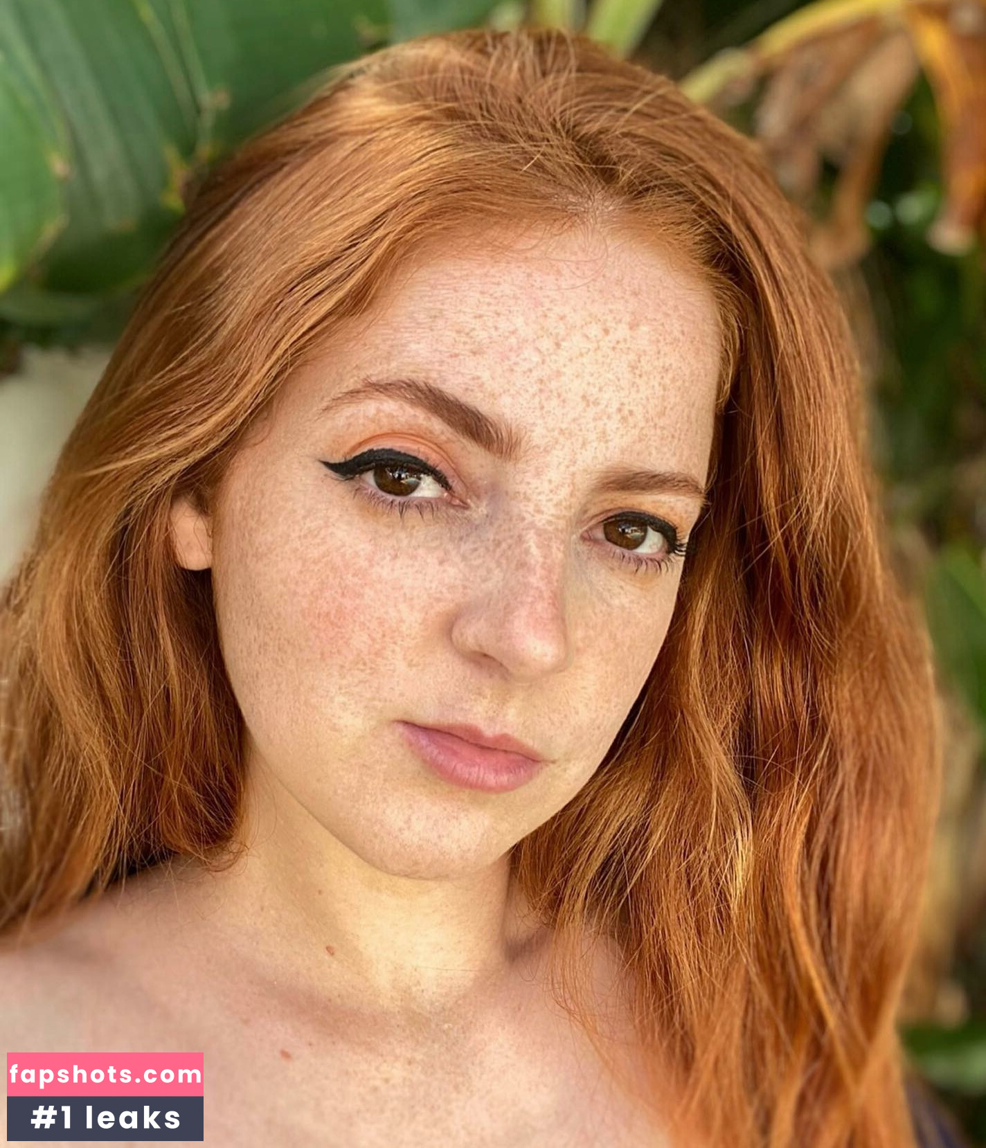 Mai Purper gallery photo #12