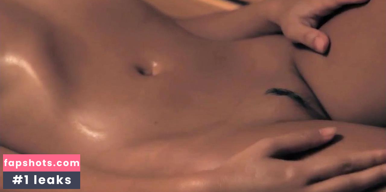 Mai Rzepinska gallery photo #8