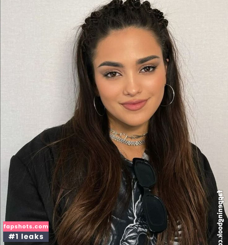 Maia Reficco Viqueira gallery photo #2